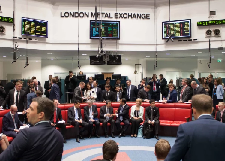 Sekretarz gospodarczy i wicepremier Chin odwiedzają Londyńską Giełdę Metali, aut. HM Treasury z Flickr