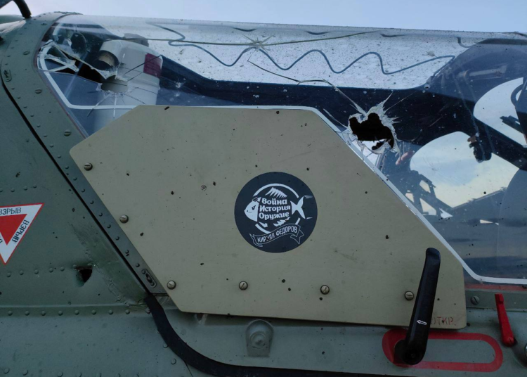 Kokpit KA-52 uszkodzony odłamkami od ATACMS
