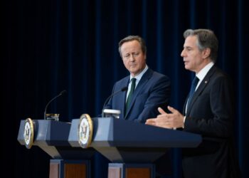 Sekretarz Antony J. Blinken spotyka się z ministrem spraw zagranicznych Wielkiej Brytanii Davidem Cameronem w Departamencie Stanu w Waszyngtonie, 7 grudnia 2023 roku. aut. Chuck Kennedy