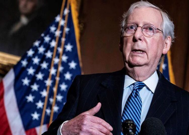 Przywódca mniejszości w Senacie USA Mitch McConnell , 29 września 2023 rok, aut. Công ty luật Sblaw z Flickr