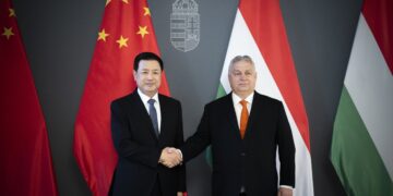 Premier Węgier Viktor Orbán i chiński minister bezpieczeństwa publicznego Wang Xiaohong, aut. @zoltanspox z platformy X