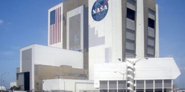 Montaż pojazdów i kontrola startów w Kennedy Space Center, NASA, z Wikimedia