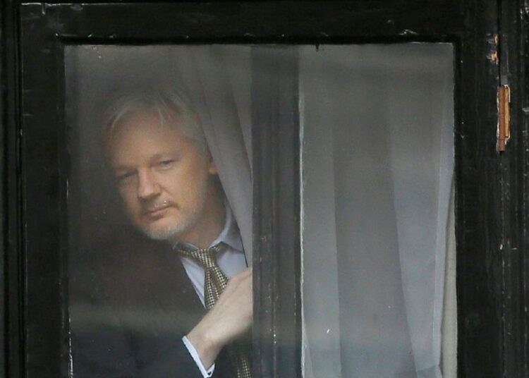 Julian Assange w 2018 roku, aut. BipHoo Company z Flickr