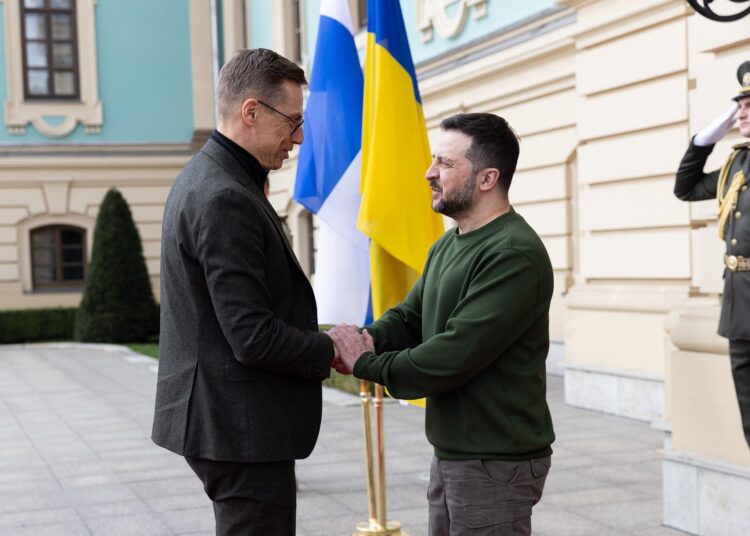 Prezydent Finlandii Alexander Stubb (z prawej) i prezydent Ukrainy Wołodymir Zełenski (z lewej), aut. @alexstubb z platformy X