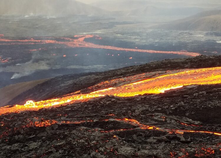 Wulkan Fagradalsfjall na Islandii, aut. Mokslo Sriuba z Wikimedia Commons