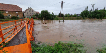We wrześniu ubiegłego roku Polska doświadczyła skutków powodzi. Uszkodzona została również infrastruktura energetyczna. Fot.: Tauron